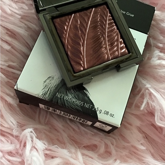 New Chantecaille Luminescent Eye Shade Crane (burgundy) In Box - Picture 1 of 2